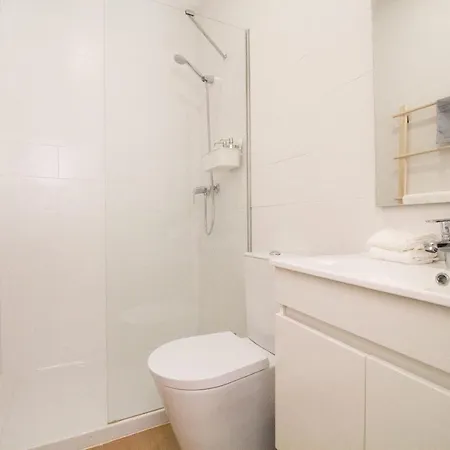 Comfortable Getaway In Medieval By Lisbeyond Semesterbostad