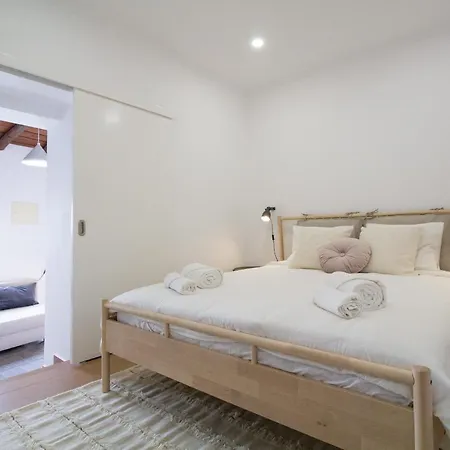 Comfortable Getaway In Medieval By Lisbeyond